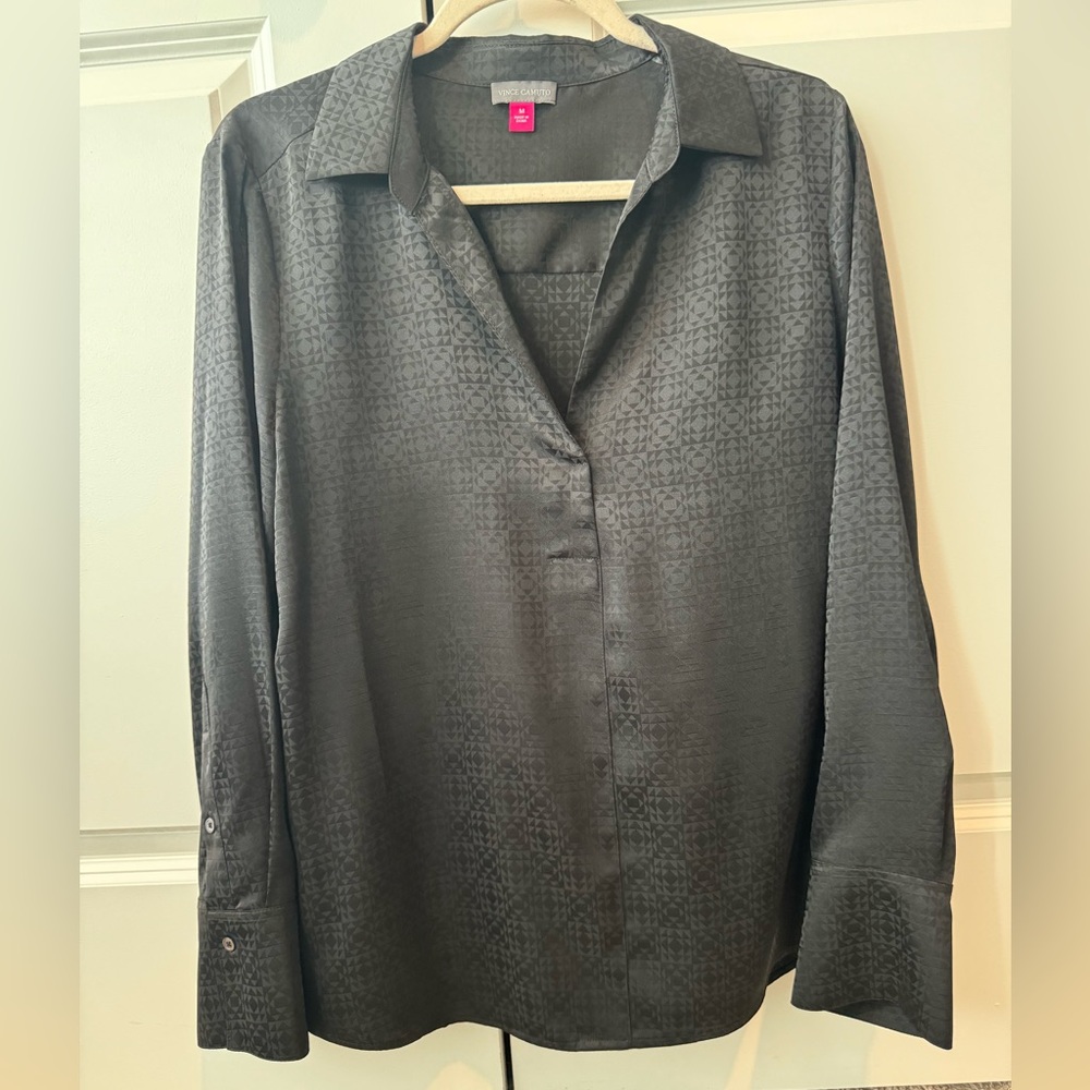 Vince Camuto medium long sleeve blouse